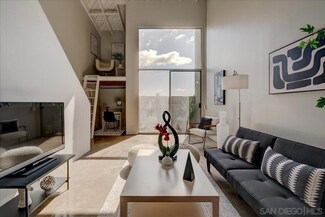 941 W Hawthorn St Unit 2, San Diego, CA 92101