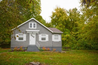 33 Blue Star Hwy, South Haven, MI 49090