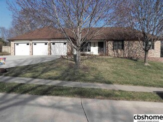 1721 S 154th Cir, Omaha, NE 68144