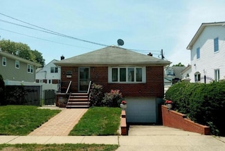 907 N 2nd St, New Hyde Park, NY 11040