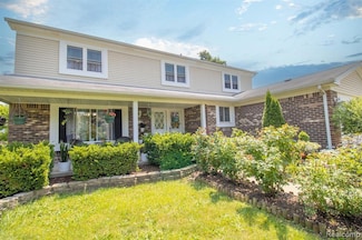 7878 Capri Dr, Canton, MI 48187