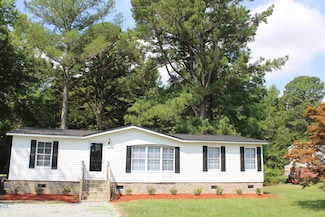 515 W 7th St, Kenly, NC 27542