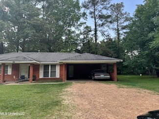 76 Cranfield Rd, Roxie, MS 39661