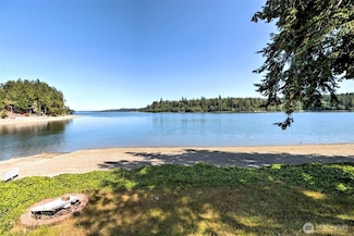 131 E Rustle Way, Grapeview, WA 98546