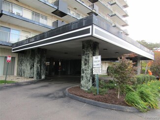 15801 Providence Dr Unit 10C, Southfield, MI 48075