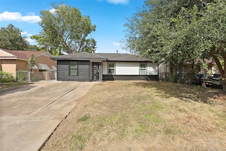 3013 Bloomfield St, Houston, TX 77051