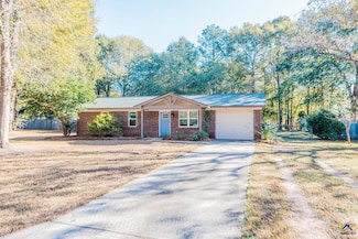 436 Courtney Ln, Perry, GA 31069