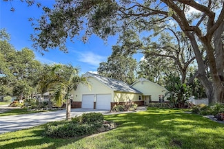 6818 Arbor Oaks Cir, Bradenton, FL 34209