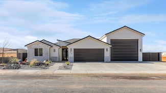 4967 W Orchard Ln, Hurricane, UT 84737