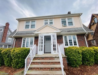 254 Carlton Terrace, Teaneck, NJ 07666