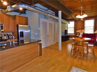 836 Oak St NW Unit STE 301, Winston-Salem, NC 27101