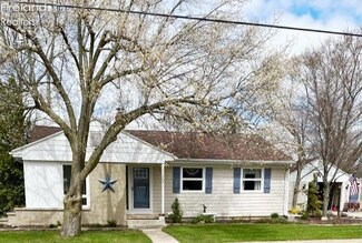 508 Alice St, Port Clinton, OH 43452