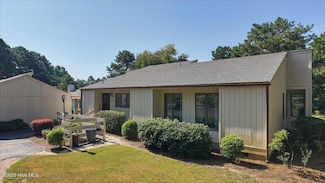 32 Martin Dr Unit D, Whispering Pines, NC 28327