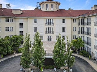 421 Trump Park, Shrub Oak, NY 10588