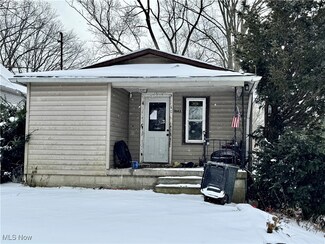2842 Fairview Ave SE, Warren, OH 44484