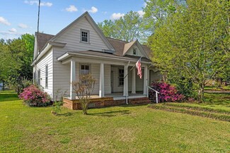 100 E Ivey St, Lillington, NC 27546