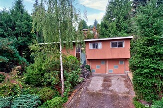 9405 17th Ave NE, Seattle, WA 98115