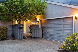 1933 Ascot Dr, Moraga, CA 94556