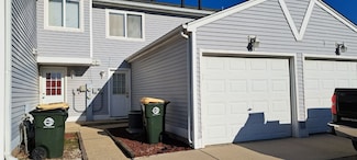 422 Meadow Green Ln Unit 422, Round Lake Beach, IL 60073