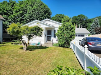 11 Lake St, Highland Falls, NY 10928