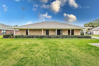 10548 E Park Ave, Houma, LA 70363