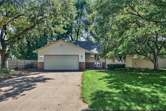 1390 76th Ave NE, Minneapolis, MN 55432