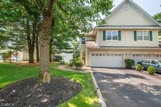 90 Warbler Dr, Wayne, NJ 07470