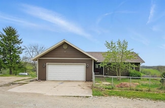 2900 Wagon Rd, Stuart, IA 50250