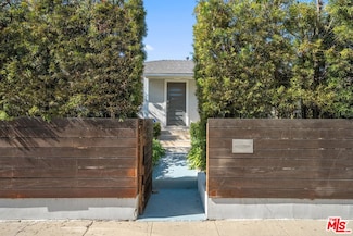 2939 Oakhurst Ave, Los Angeles, CA 90034