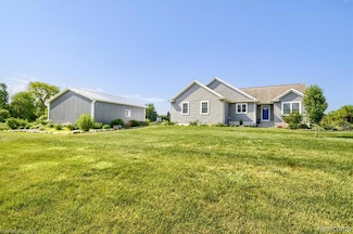 317 N Summers Rd, Imlay City, MI 48444