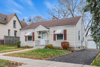 330 Mcclure Ave, Elgin, IL 60123