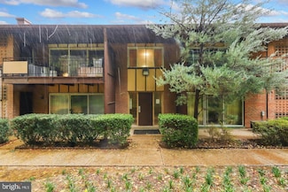 10026 Fair Woods Dr Unit 329, Fairfax, VA 22030