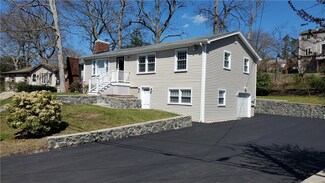 68 Quaker Dr, West Warwick, RI 02893