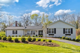 502 Briar Ridge Ln, Saint Louis, MO 63131