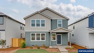 2792 Chickadee Ln, Woodburn, OR 97071