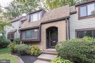 1502 Farsta Ct, Reston, VA 20190