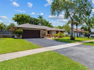 1281 NW 76th Ave, Plantation, FL 33322