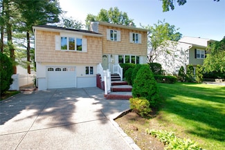 172 Brook St, Garden City, NY 11530