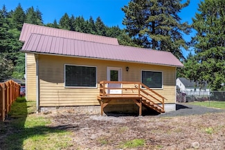 12 Fairgrounds Rd, Skamokawa, WA 98647