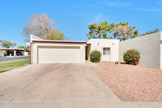 956 W Oakland St, Chandler, AZ 85225