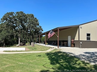 2315 E 7th St, Stroud, OK 74079
