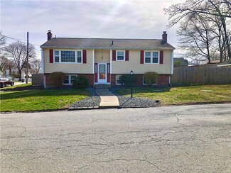 118 Macarthur Blvd, Coventry, RI 02816