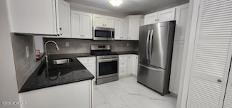 101 Hyacinth Ln, Freehold, NJ 07728