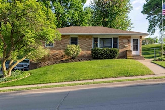 1112 Cerro Dr, Dubuque, IA 52001