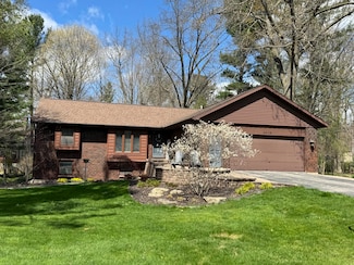 4319 Crestlane Dr, Hudsonville, MI 49426