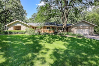 12525 S Pawnee Rd, Palos Park, IL 60464