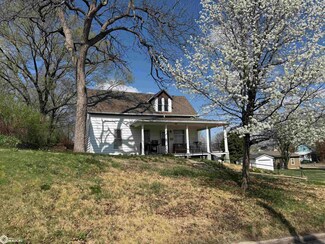 105 D St, Hamburg, IA 51640