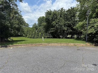 1147 10th Street Ln NW, Hickory, NC 28601