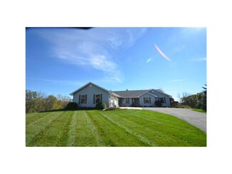 804 Hill Ridge Dr, Lisbon, IA 52253