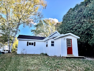 309 W 3rd St, Scottville, MI 49454